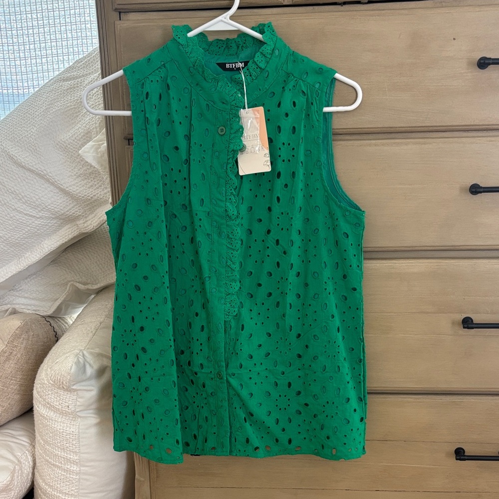 Emerald Eyelet Ruffle Sleeveless Blouse